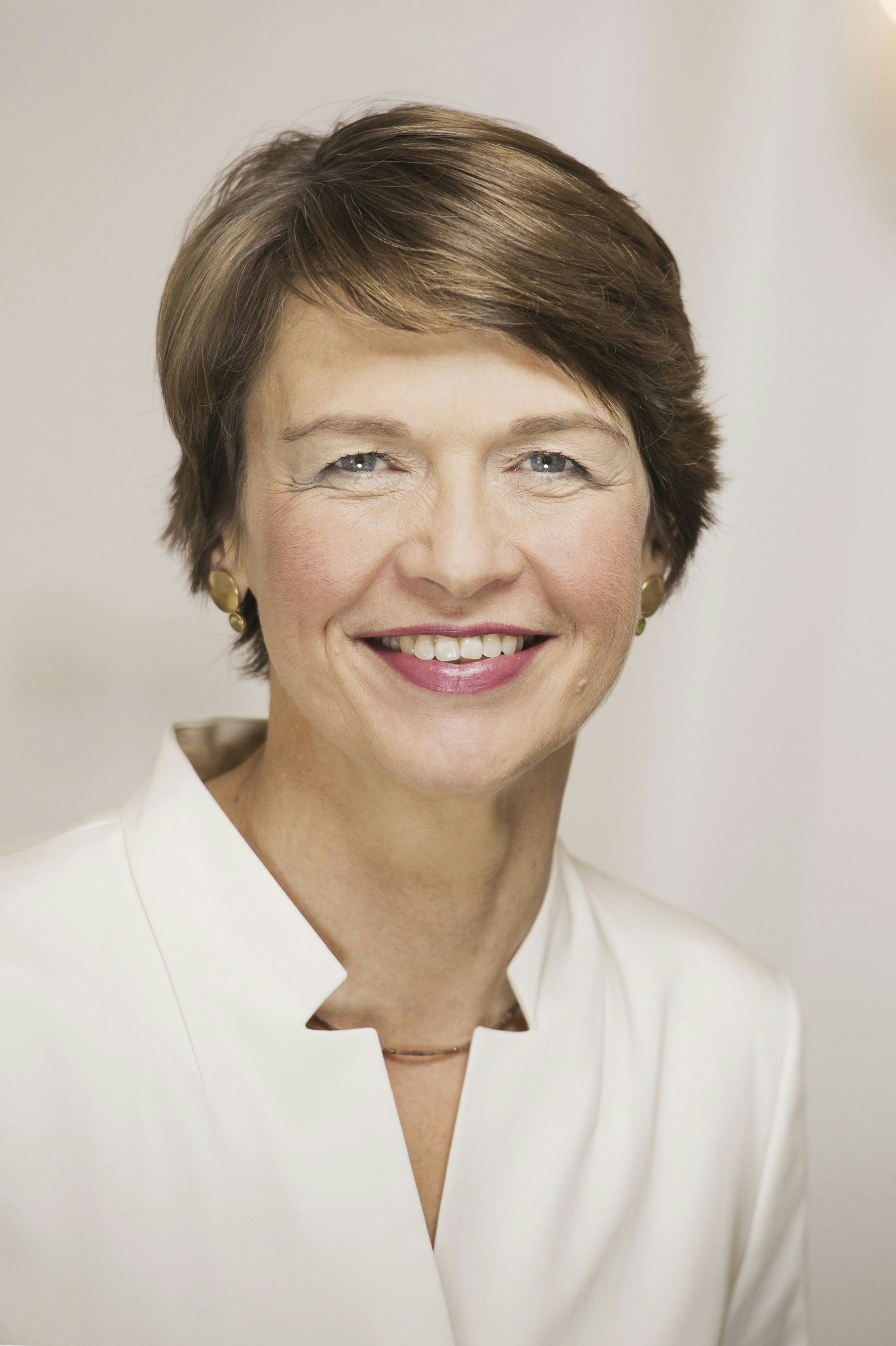 Elke Büdenbender ist die Ehefrau des Bundespräsidenten und engagiert sich für gerechte Bildungschancen von Kindern und Jugendlichen.