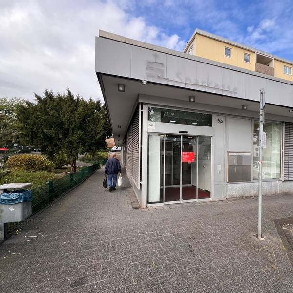 Fotos von der geschlossenen Sparkasse Eil.