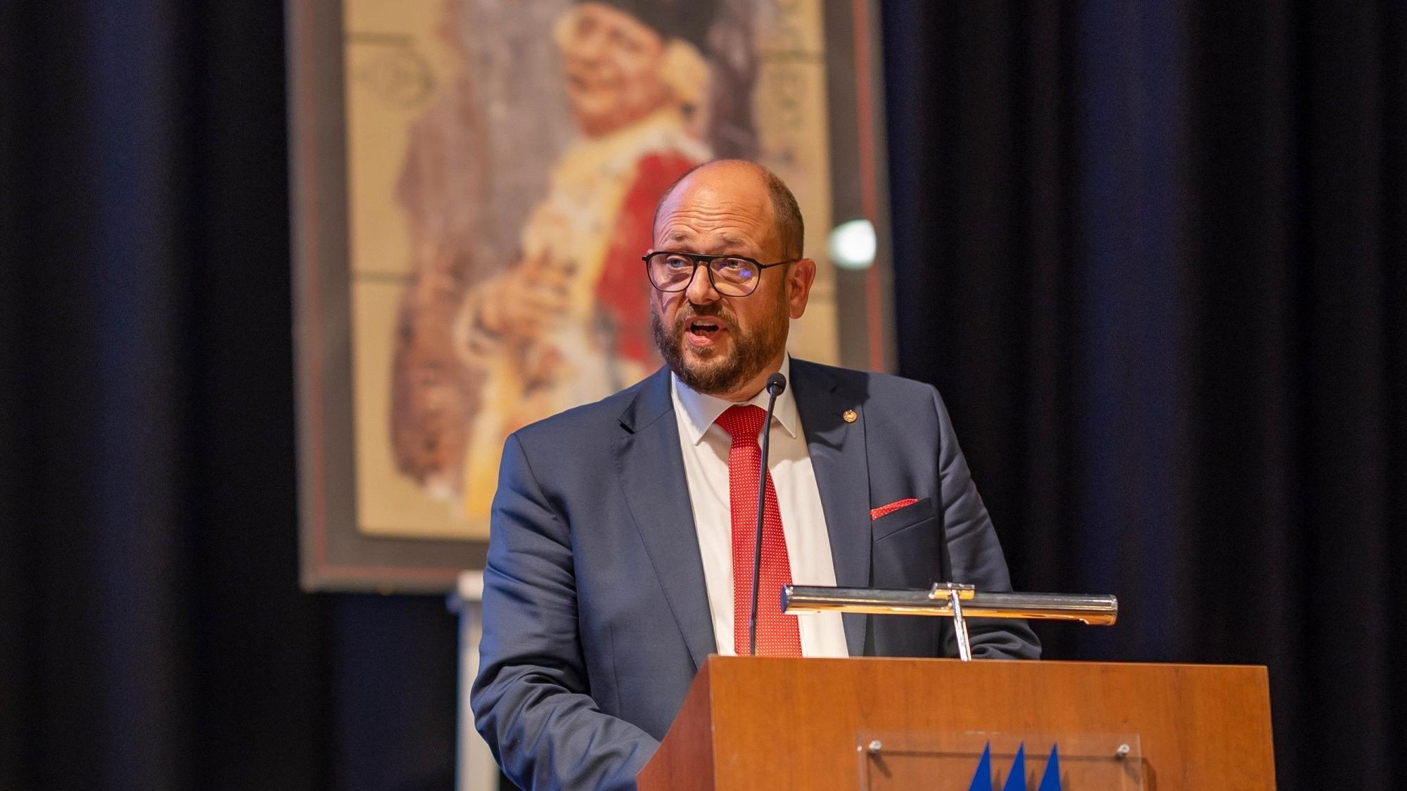 Präsident Dirk Wissmann am Rednerpult.