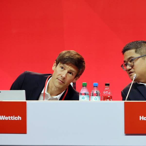 1. FC Köln, Mitgliederversammlung, 24.09.2024, 18.00 Uhr, von links: Carsten Wettich, Ho-Yeon Kim (1. FC Köln), Bild: Herbert Bucco