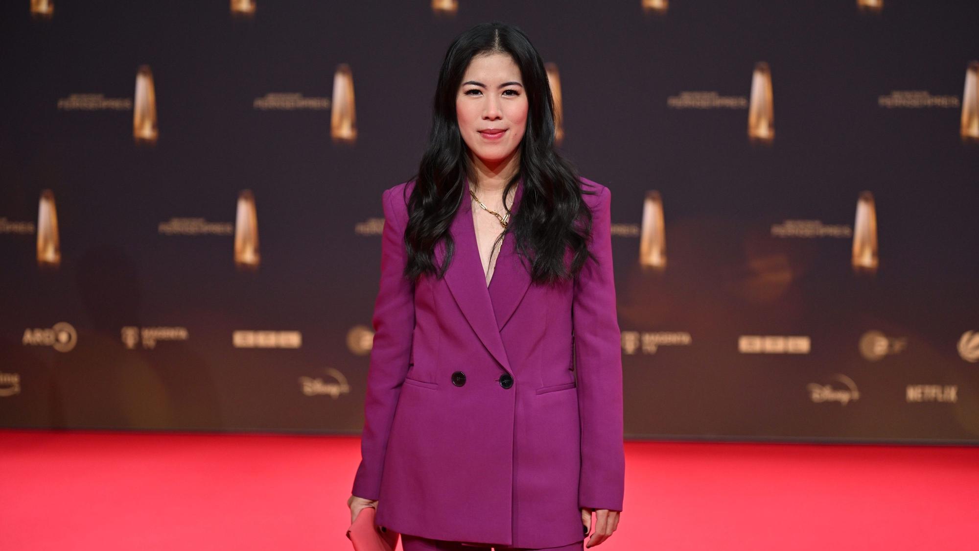 Moderatorin Mai Thi Nguyen-Kim kommt zur Verleihung des Deutschen Fernsehpreises 2024 ins Coloneum.