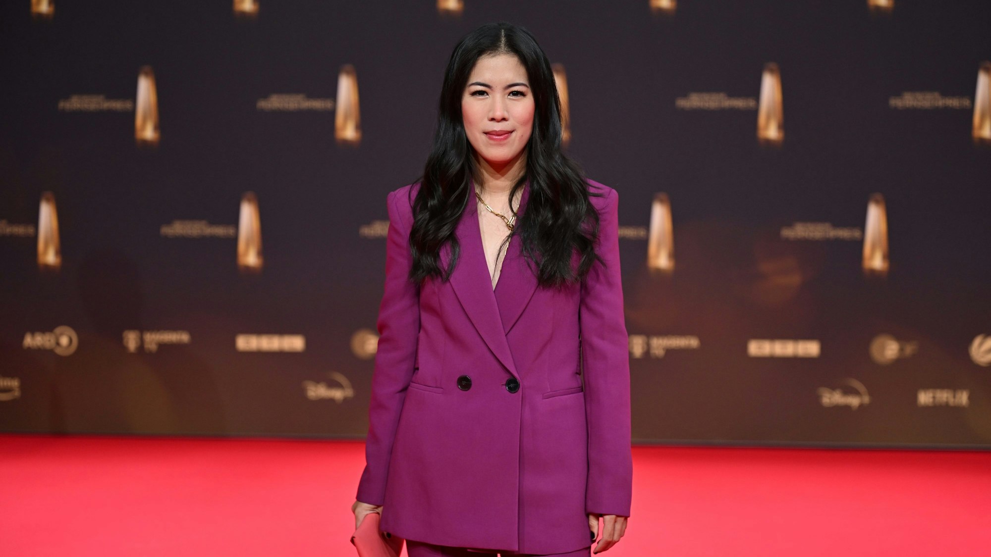 Moderatorin Mai Thi Nguyen-Kim kommt zur Verleihung des Deutschen Fernsehpreises 2024 ins Coloneum.