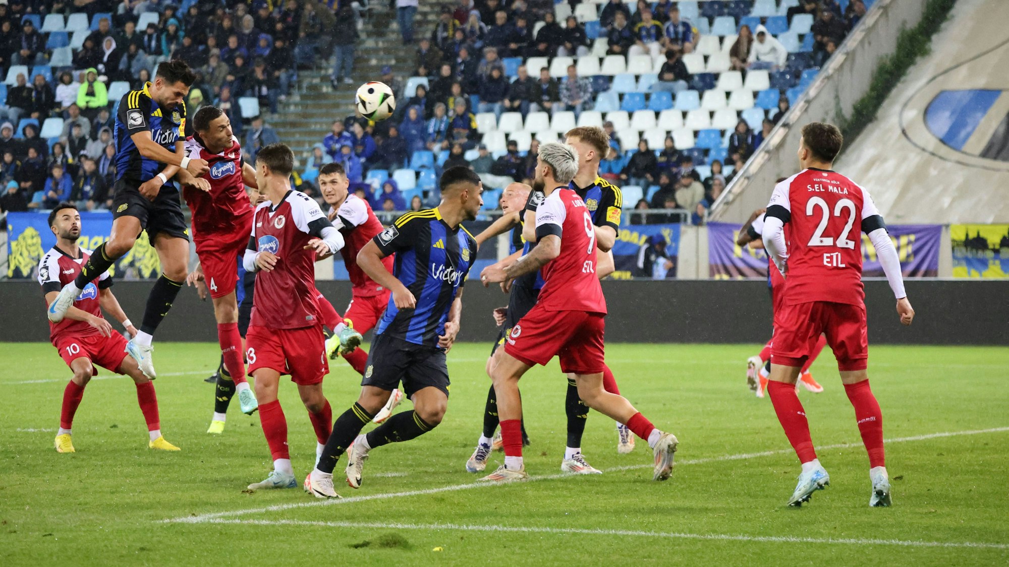 25.09.2024, Fussball, Herren, 3. Liga, Saison 2024/2025, 1. FC Saarbrücken - FC Viktoria Köln, Kopfball zum1:0, Torschütze: Kasim Rabihic 1. FC Saarbruecken Saarbrücken Ludwigsparkstadion Saarland Deutschland DE *** 25 09 2024, Soccer, Men, 3 League, Season 2024 2025, 1 FC Saarbrücken FC Viktoria Köln, Header to1 0, Goalscorer Kasim Rabihic 1 FC Saarbruecken Saarbrücken Ludwigsparkstadion Saarland Germany EN Copyright: xSebastianxBachx