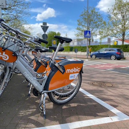 Zu sehen sind Mobic-Leihräder.