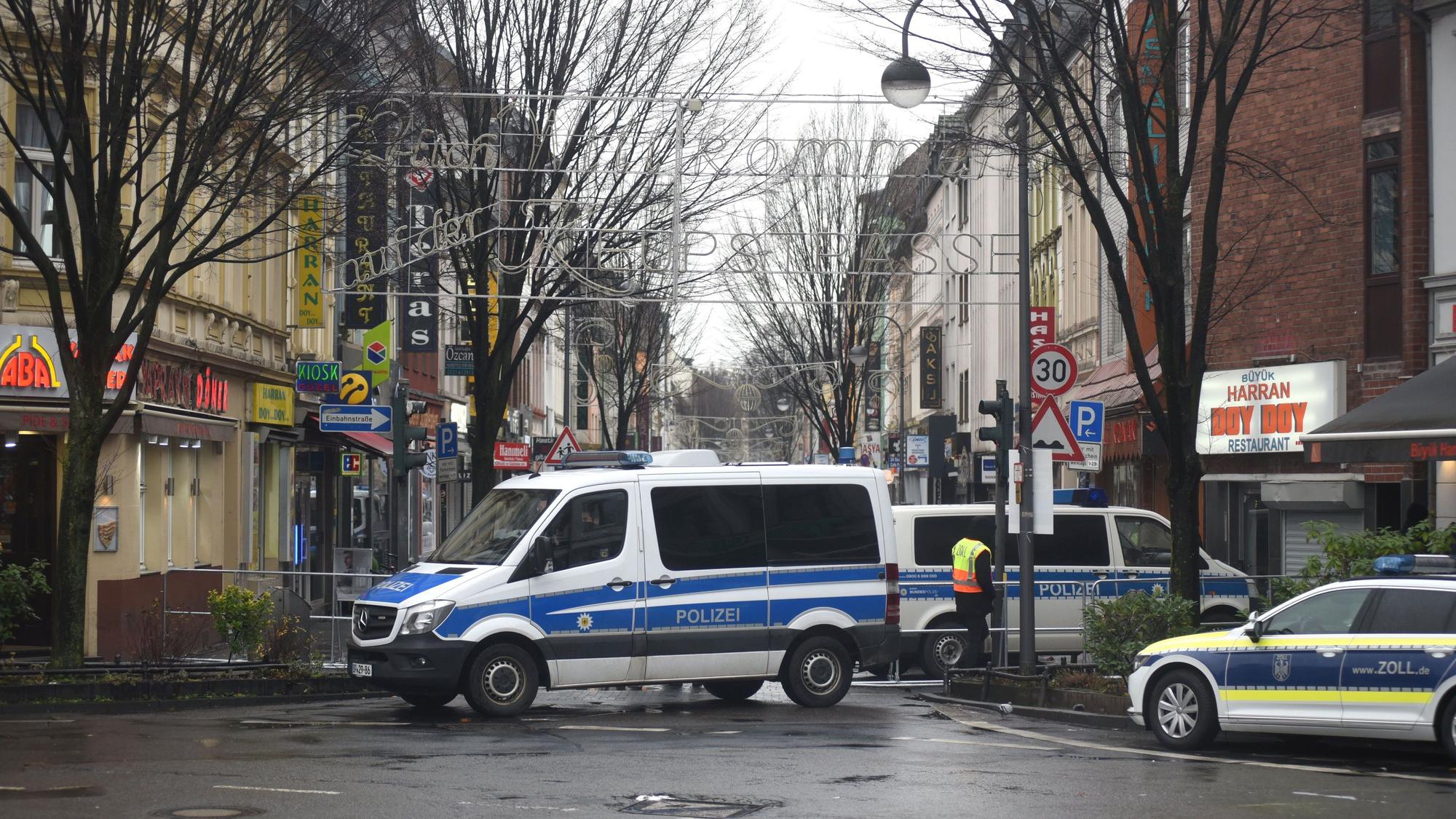 Im Januar 2021 wurde die Keupstraße für eine Razzia im Zusammenhang mit der „Hawala“-Geldwäsche gesperrt.