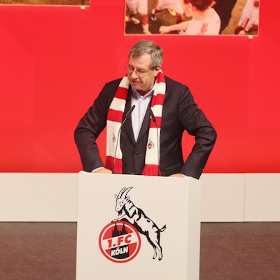 FC-Präsident Werner Wolf auf der Mitgliederversammlung des 1. FC Köln am Dienstagabend in der Lanxess-Arena