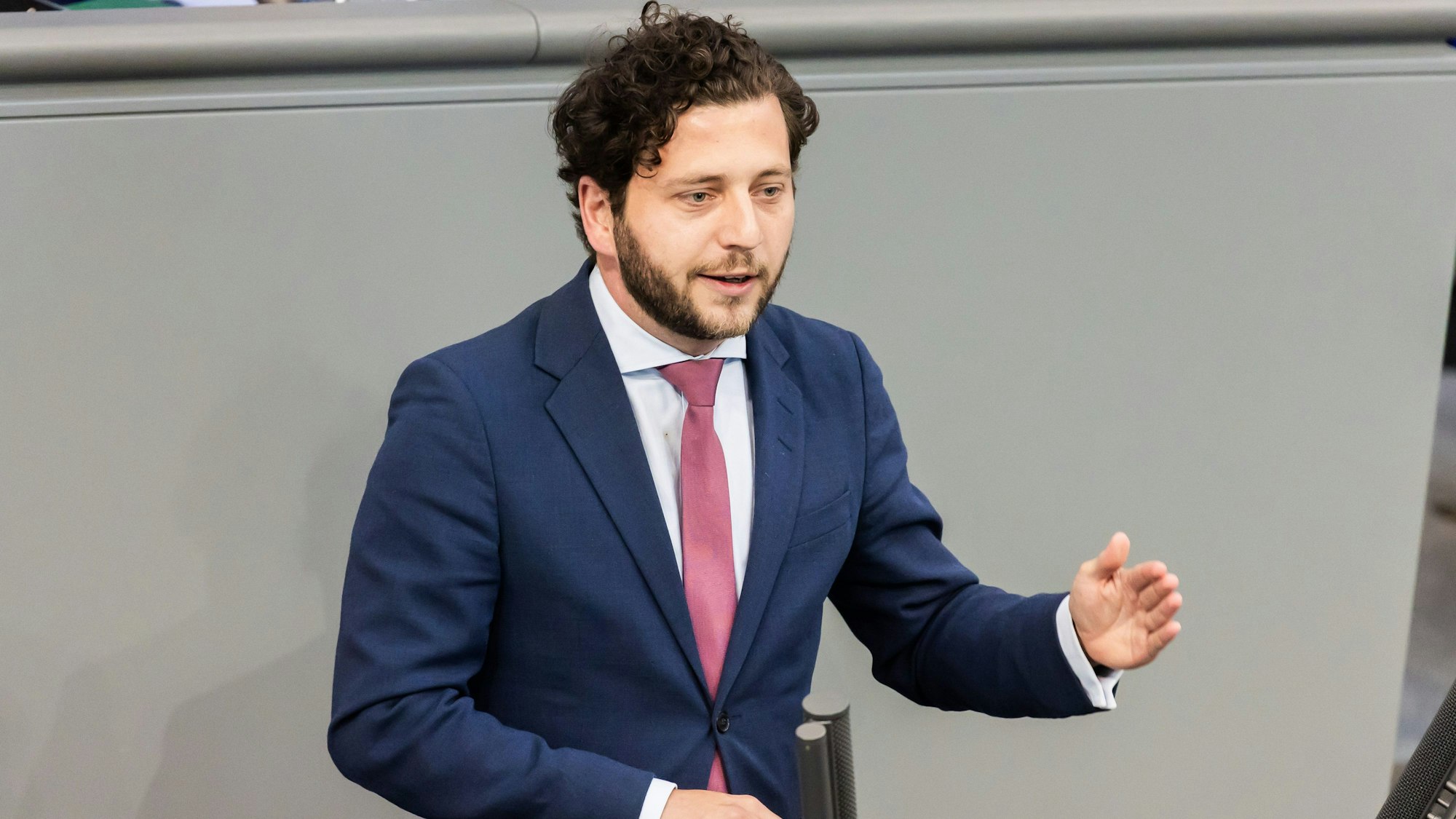 Felix Banaszak (Bündnis 90/Die Grünen), Mitglied des Deutschen Bundestages, spricht im Plenum des Deutschen Bundestages.