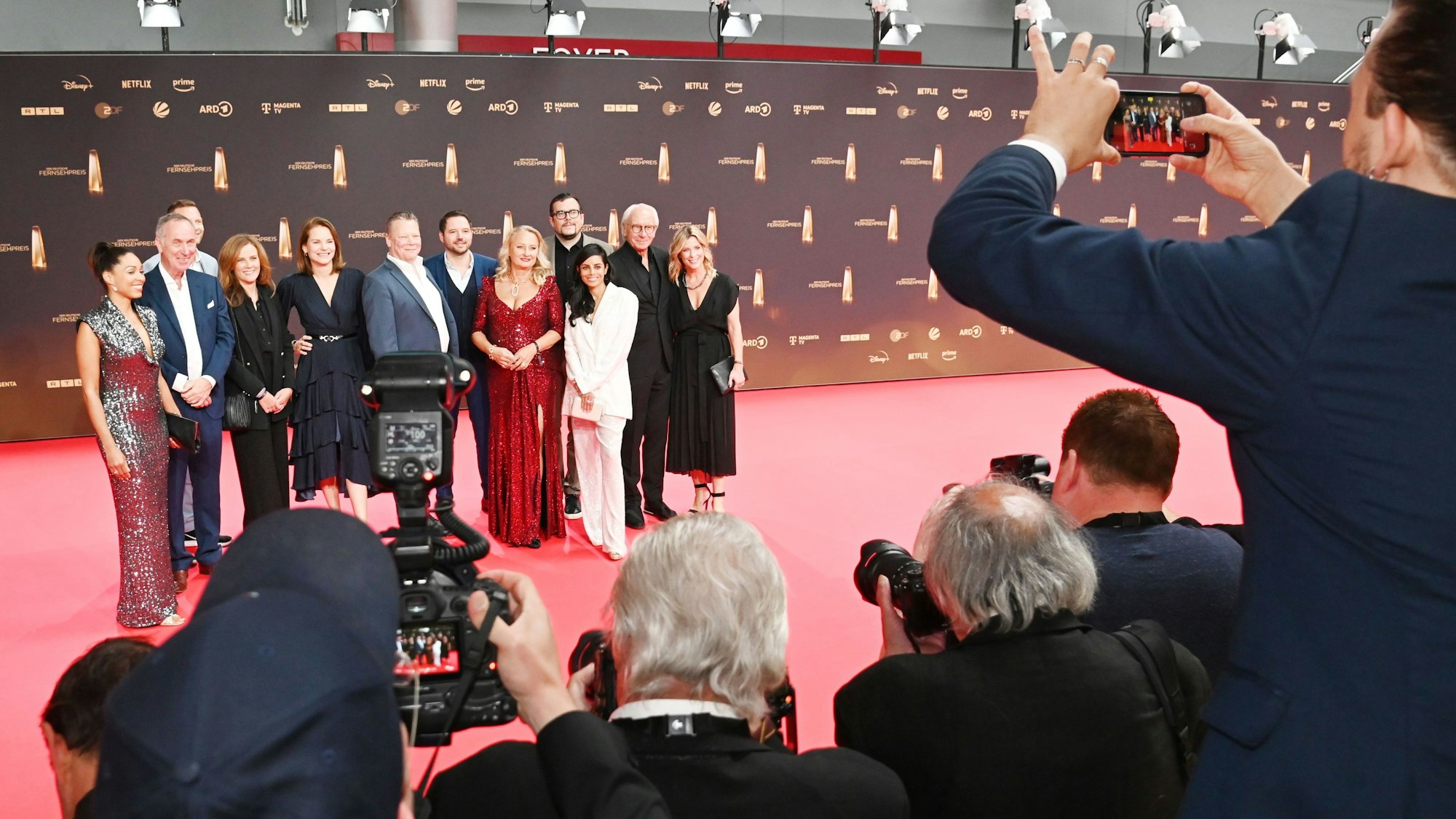 25.09.2024 Köln. Der Deutsche Fernsehpreis. Einlass und Roter Teppich. Foto: Alexander Schwaiger