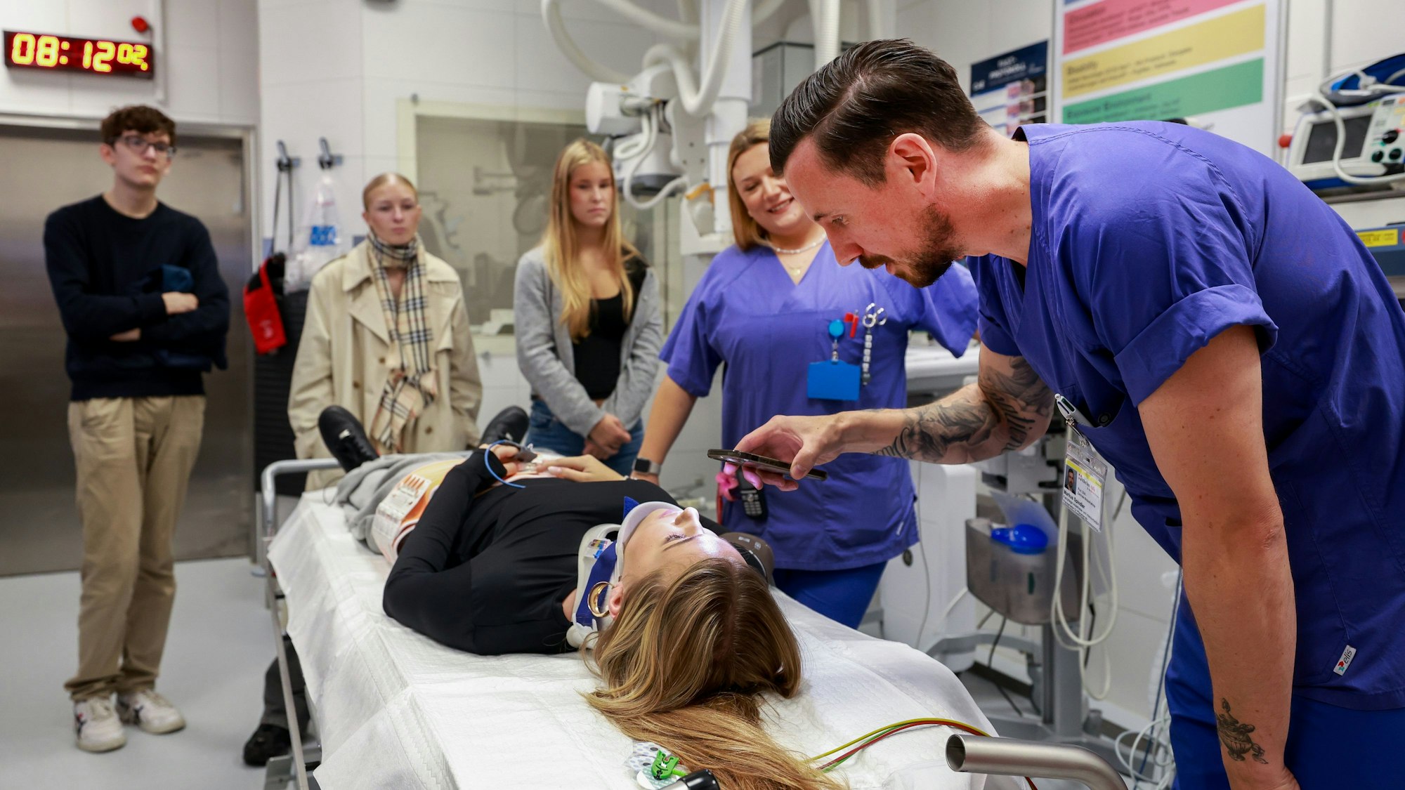 Präventionstag, eine Schulklasse besucht die Unfallklinik in Merheim.