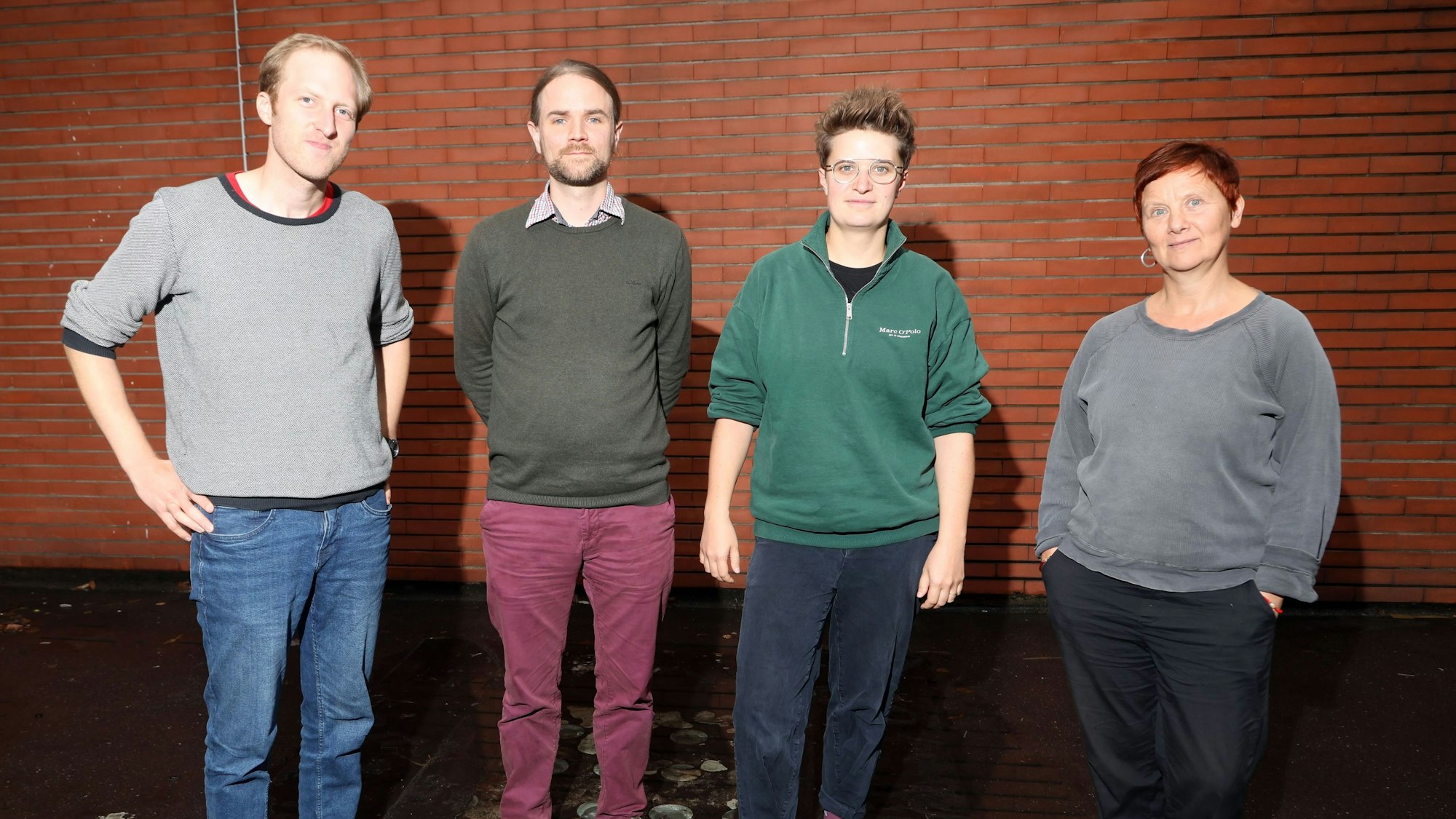 Benedikt Kern, Sebastian Rose, Anna-Nicole Heinrich, Britta Rabe (v.l.) bei der Vorstellung des Buches: „Abschiebungen in Nordrhein-Westfalen. Ausgrenzung. Entrechtung. Widerstände.“