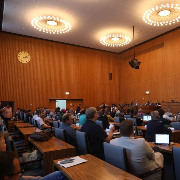 Blick in den Stadtratsaal.