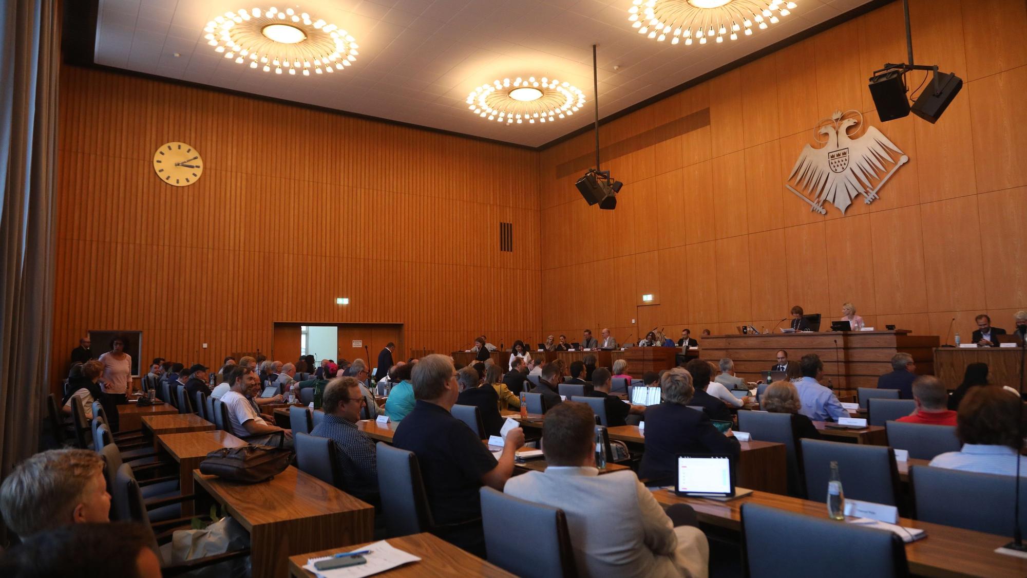 Blick in den Stadtratsaal.