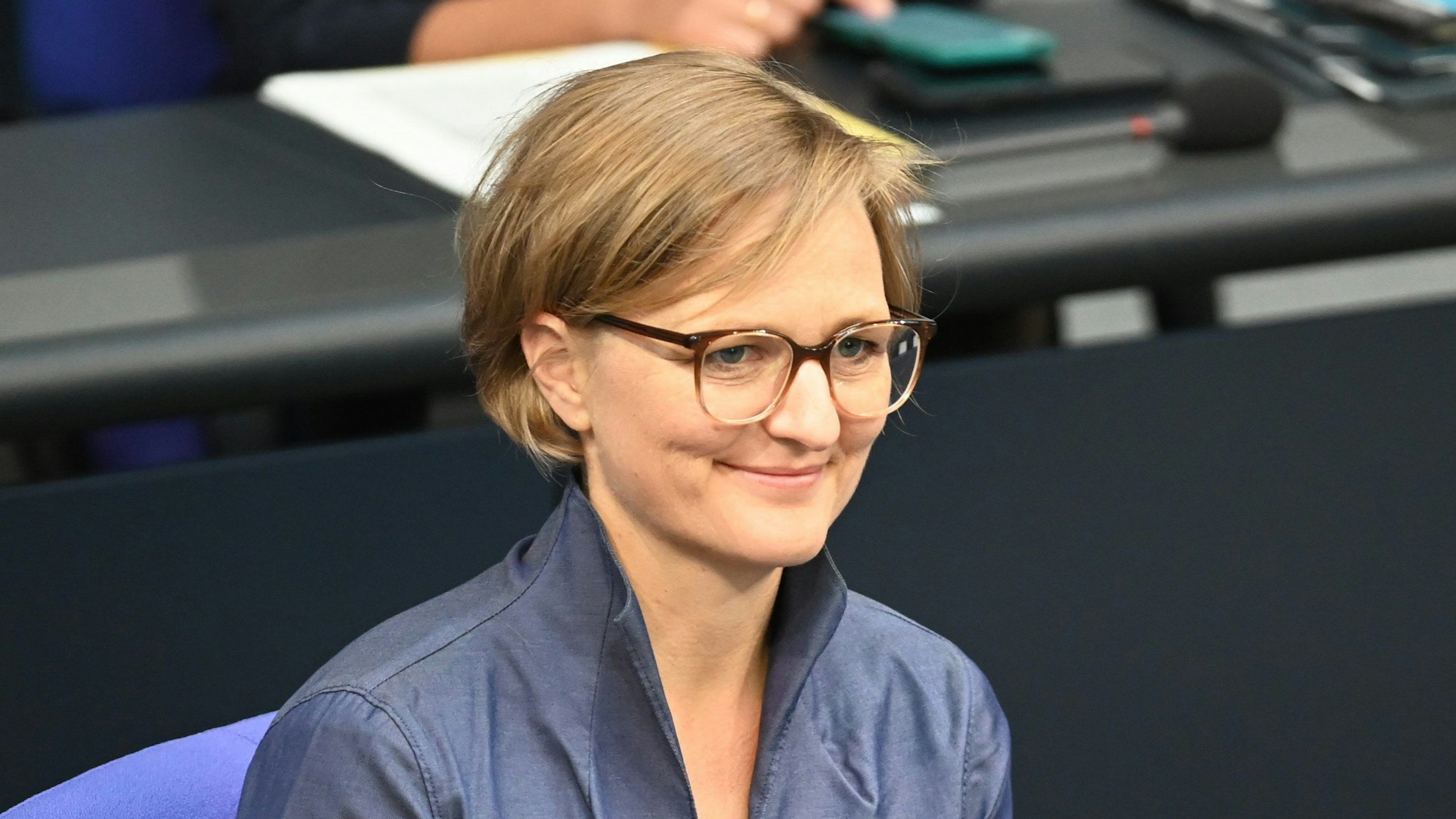 Franziska Brantner (Bündnis 90/Die Grünen), Parlamentarische Staatssekretärin im Bundesministerium für Wirtschaft und Klimaschutz, nimmt im Bundestag an der Regierungsbefragung teil.