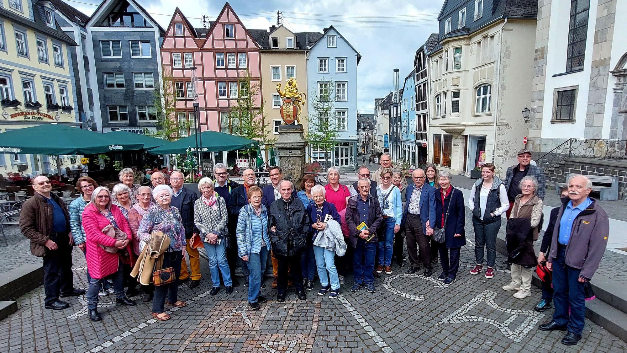 Eine Gruppe bei einer Exkursionen des BGV (hier in Hachenburg).