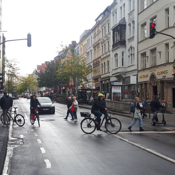 Die Fußgängerampel am „Golde Kappes“.