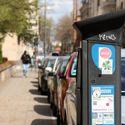 Der rote Punkt signalisiert: Dort ist das Anwohnerparken erlaubt.