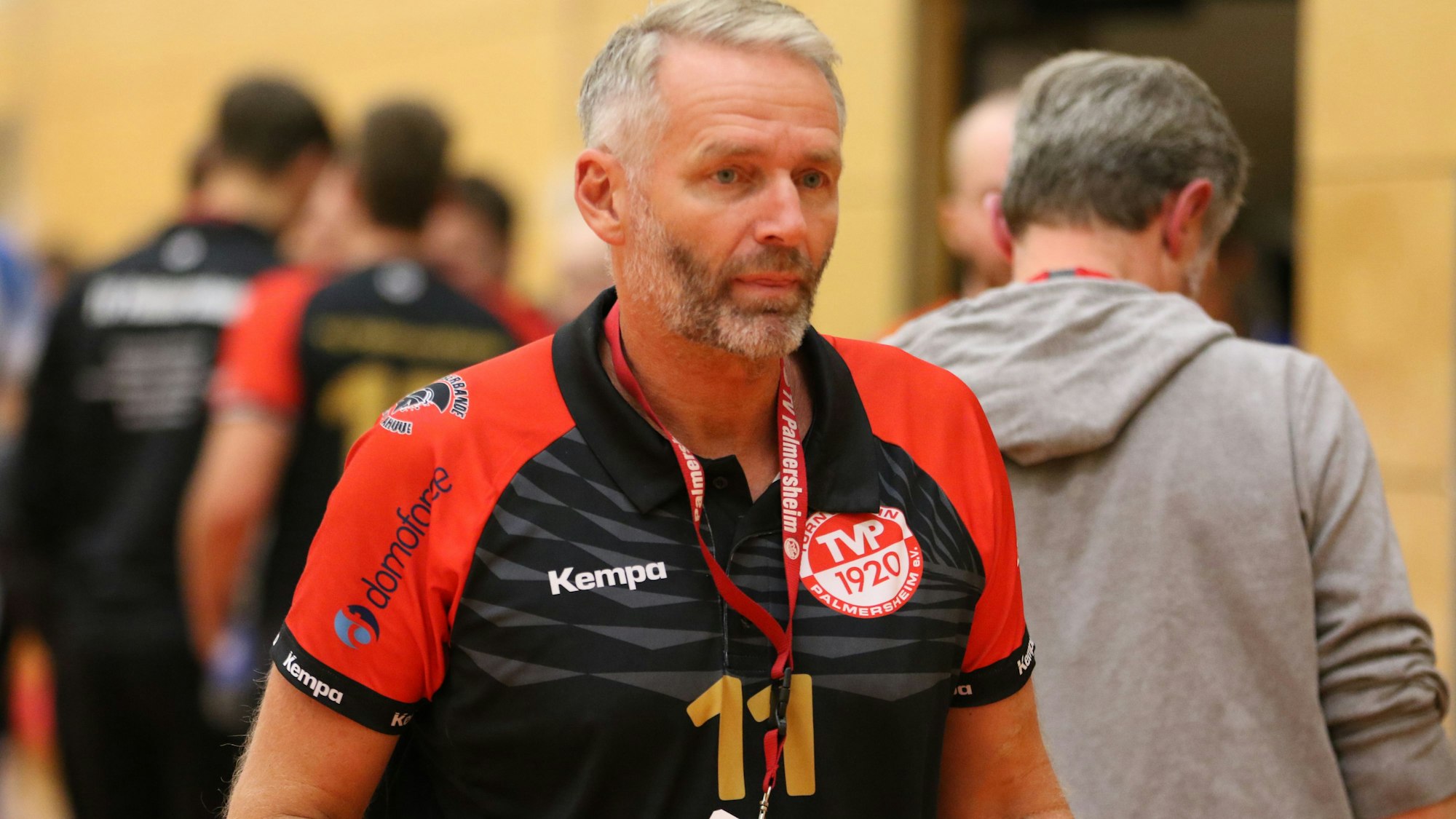 Porträt-Aufnahme des Palmersheimer Trainers Peter Trimborn.