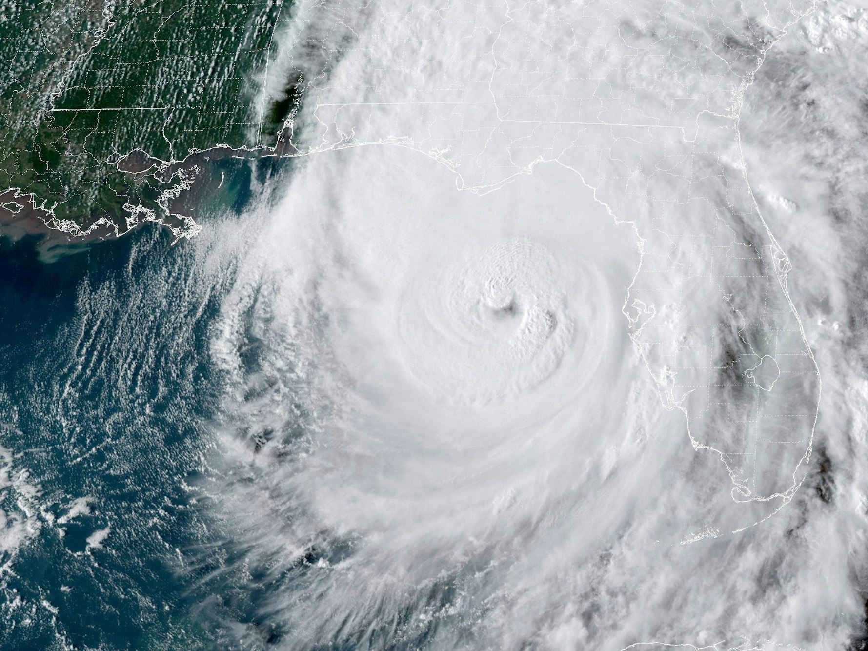 Dieses von der National Oceanic and Atmospheric Administration (NOAA) zur Verfügung gestellte Bild des GOES-16 GeoColor-Satelliten zeigt den Hurrikan «Helene» im Golf von Mexiko, der sich auf Florida zubewegt.