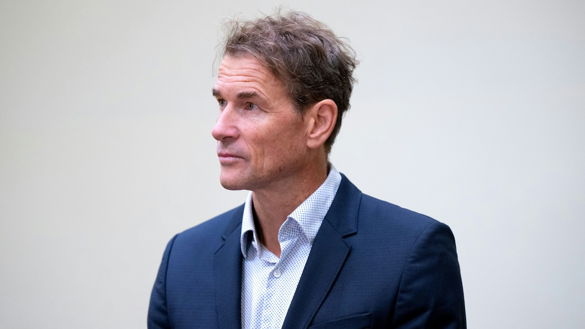 Ex-Nationaltorhüter Jens Lehmann muss sich wegen Sachbeschädigung und Hausfriedensbruch vor dem Amtsgericht Starnberg verantworten. Ein Alkohol-Eklat nach einem Wiesn-Besuch kommt noch hinzu.