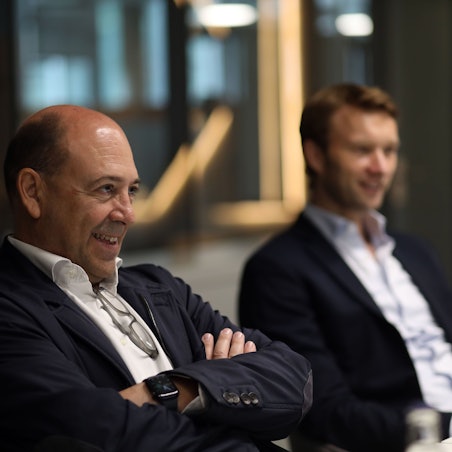 23.09.2024, Köln: Fernando Carro, Vorsitzender der Geschäftsführung von Bayer 04 Leverkusen und Simon Rolfes (v.l.), Geschäftsführer Sport von Beyer 04 Leverkusen im Interview.  Foto: Arton Krasniqi