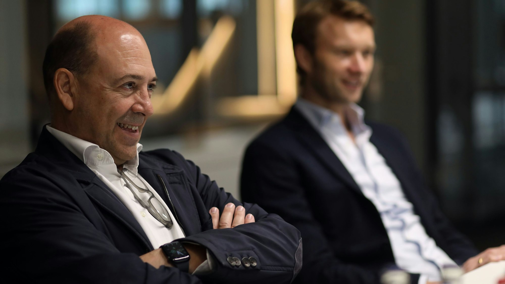 23.09.2024, Köln: Fernando Carro, Vorsitzender der Geschäftsführung von Bayer 04 Leverkusen und Simon Rolfes (v.l.), Geschäftsführer Sport von Beyer 04 Leverkusen im Interview.  Foto: Arton Krasniqi