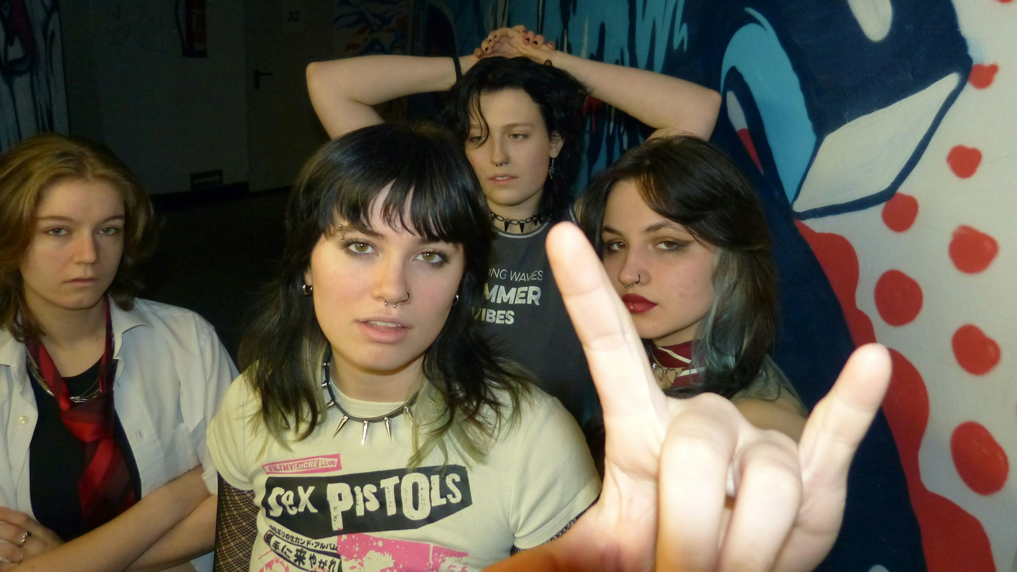 Die Kölner Band The Red Flags besteht aus den vier jungen Frauen Polly, Mika, Murphy und Joe.