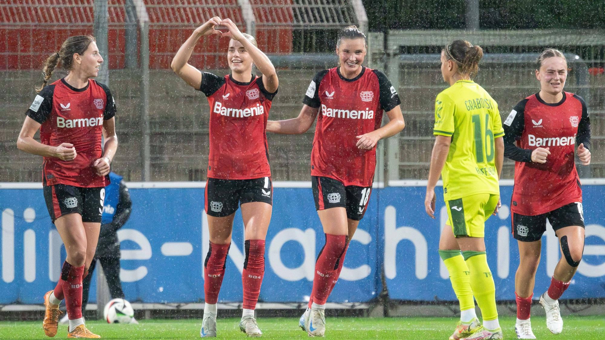 Leverkusen, Germany, September 27th 2024 Cornelia Kramer 7 Bayer Leverkusen celebrates after scoring during the Google Pixel Frauen-Bundesliga between Bayer Leverkusen and TSG Hoffenheim at Ulrich-Haberland-Stadion in Leverkusen, Germany. Qianru Zhang Qianru Zhang/SPP PUBLICATIONxNOTxINxBRAxMEX Copyright: xQianruxZhang/SPPx spp-en-QiZh-DSC_8960-Enhanced-NR
