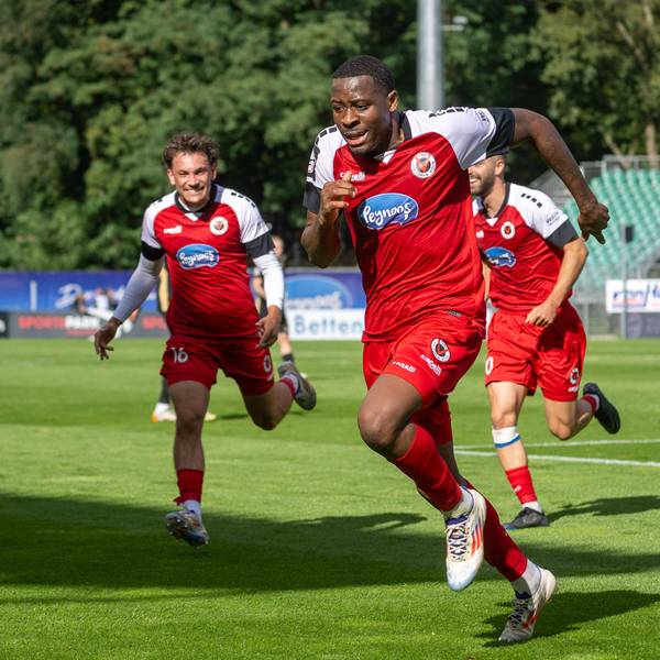 28.09.24, Fussball: 3. Liga, Saison 2024/2025, 08. Spieltag, Viktoria Köln 1904 e.V. vs. Erzgebirge Aue im Sportpark Höhenberg in Köln. Florian Engelhardt Viktoria Koeln, 16, Serhat Semih Gueler Viktoria Koeln, 30, Said El Mala Viktoria Koeln, 22 und Enrique Lofolomo Viktoria Koeln, 14 bejubeln das Tor zum 1:0. Wichtiger Hinweis: Gemaess den Vorgaben der DFL Deutsche Fussball Liga bzw. des DFB Deutscher Fussball-Bund ist es untersagt, in dem Stadion und/oder vom Spiel angefertigte Fotoaufnahmen in Form von Sequenzbildern und/oder videoaehnlichen Fotostrecken zu verwerten bzw. verwerten zu lassen. Foto: Kirchner-Media/TH *** 28 09 24, Soccer 3 Liga, Season 2024 2025, Matchday 08, Viktoria Köln 1904 e V vs Erzgebirge Aue at Sportpark Höhenberg in Cologne Florian Engelhardt Viktoria Koeln, 16 , Serhat Semih Gueler Viktoria Koeln, 30 , Said El Mala Viktoria Koeln, 22 and Enrique Lofolomo Viktoria Koeln, 14 celebrate the goal for 1 0 Important note In accordance with the regulations of the DFL German Football League and the DFB German Football Association, it is prohibited to use or have used photographs taken in the stadium and / or of the match in the form of sequential images and / or video-like photo series Foto Kirchner Media TH Copyright: xKirchner-Media/THx