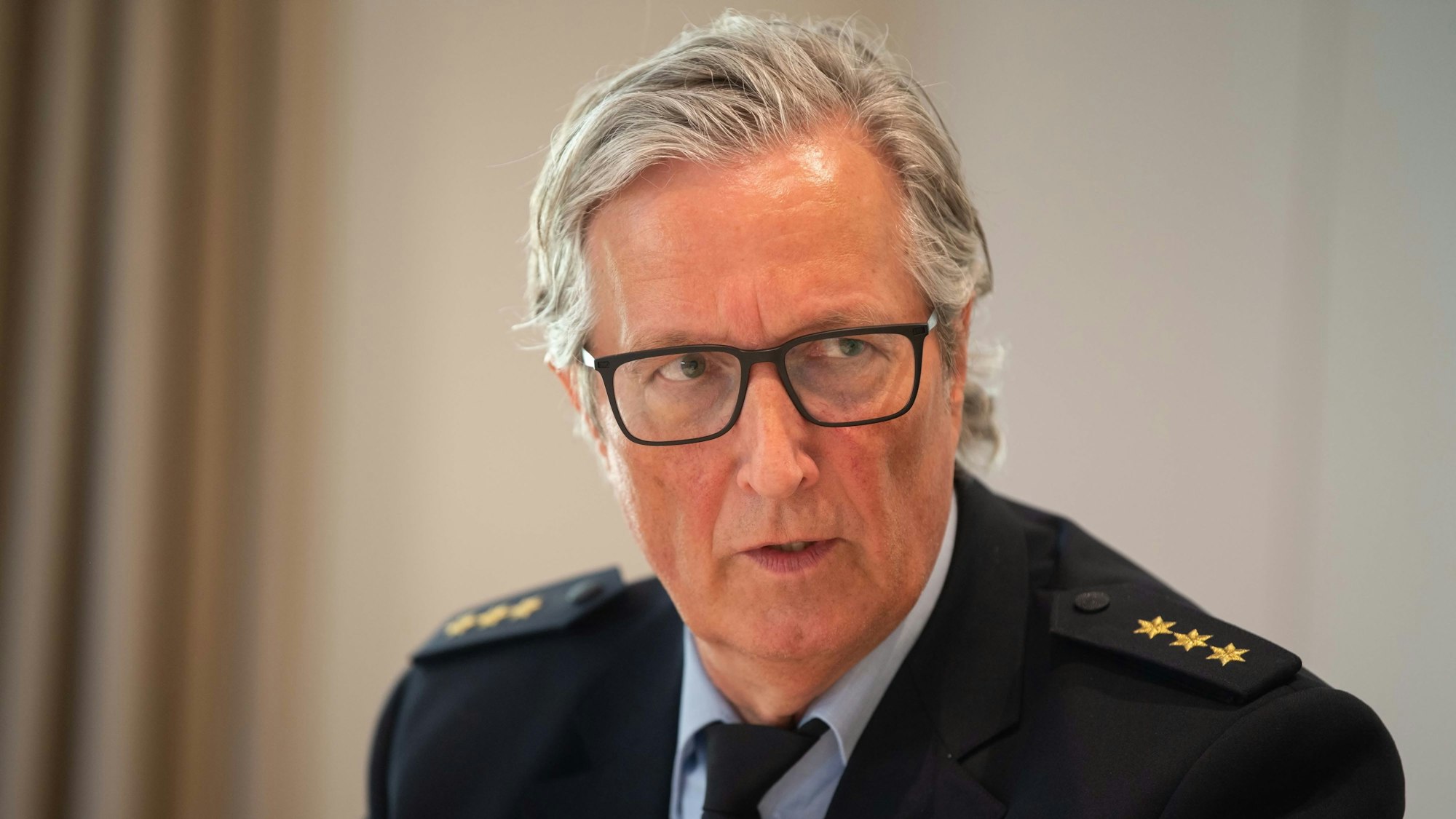 Eine Porträtaufnahme von Harald Mertens.