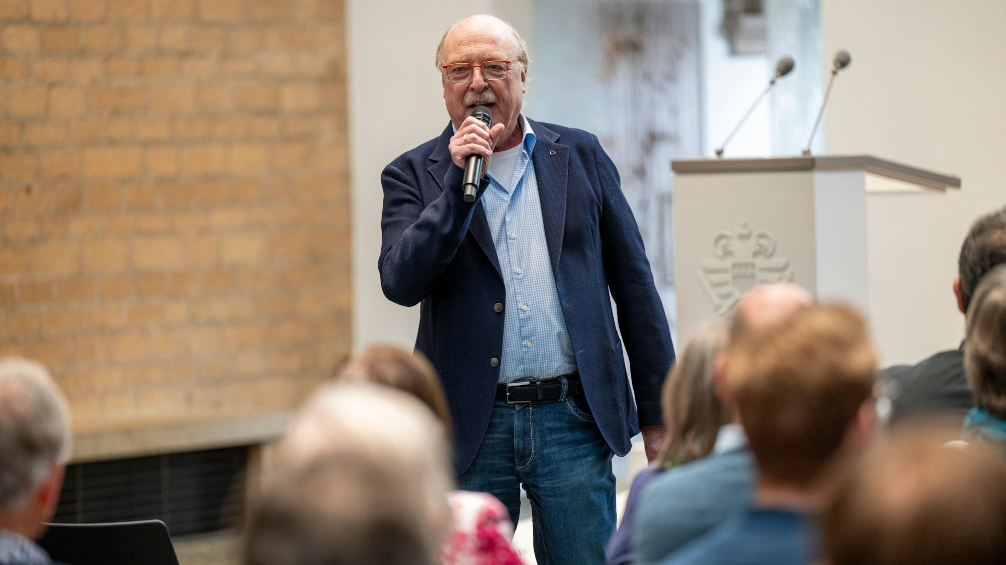 Der frühere Karnevalsprinz Wicky Junggeburth plädiert für mehr Kölsch im Westdeutschen Rundfunk.