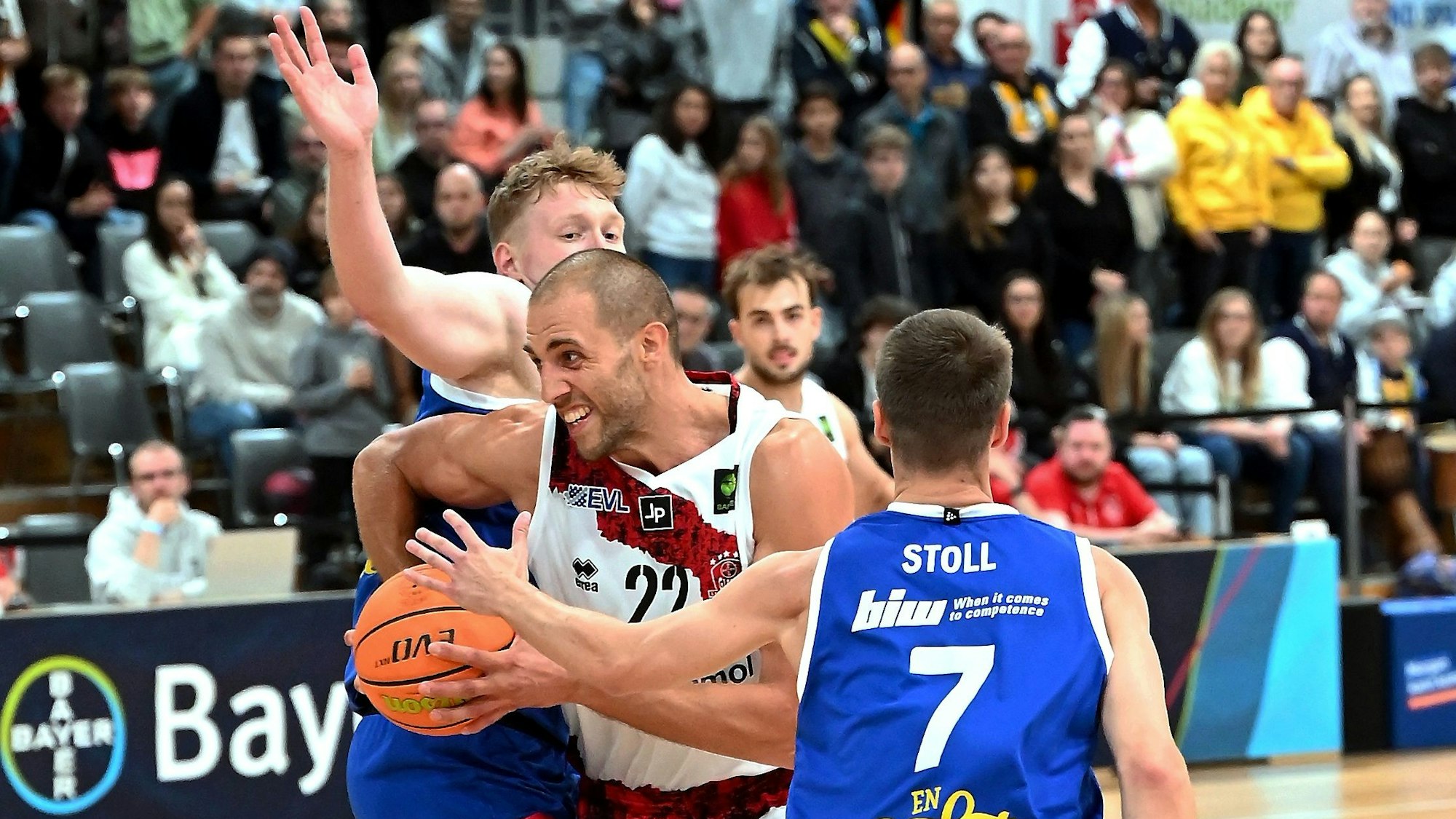 29.09.2024, Basketball-Bayer Giants Leverkusen-Schwelm
mitte: Dennis Heinzmann (Bayer)
Foto: Uli Herhaus