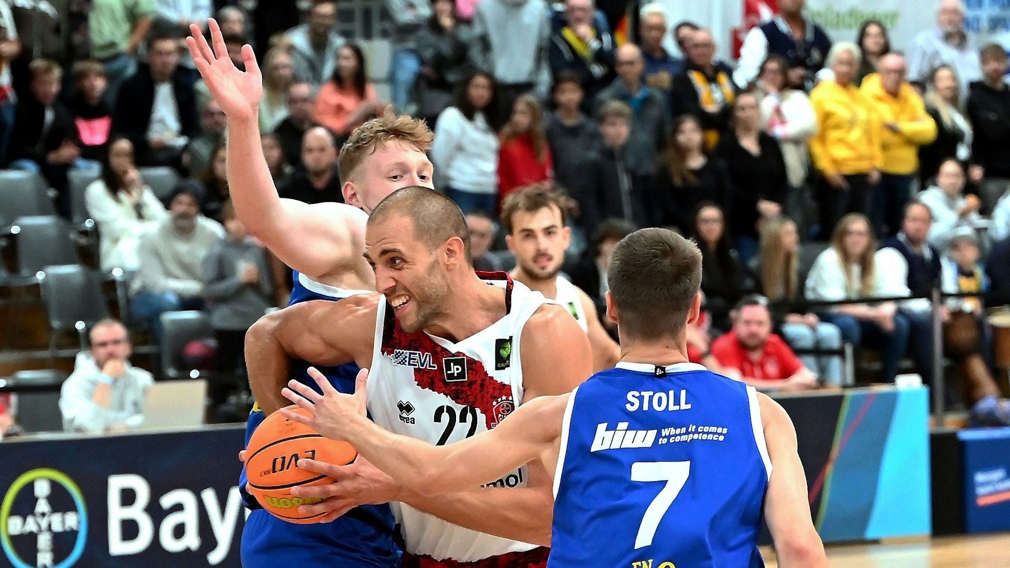 29.09.2024, Basketball-Bayer Giants Leverkusen-Schwelm
mitte: Dennis Heinzmann (Bayer)
Foto: Uli Herhaus