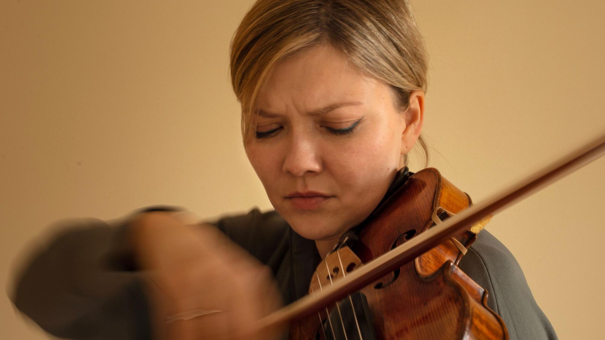 Geigerin Alina Ibragimova.