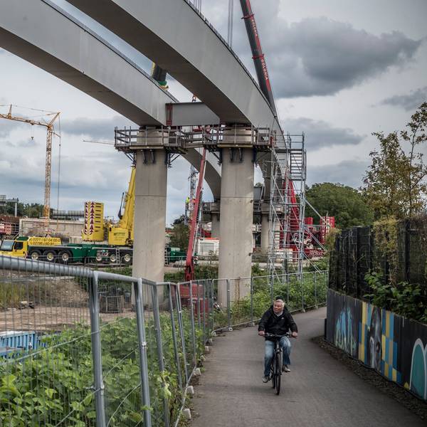 Kreuz Leverkusen-West, die Autobahn rückt an Wiesdorf heran.. Foto: Ralf Krieger
