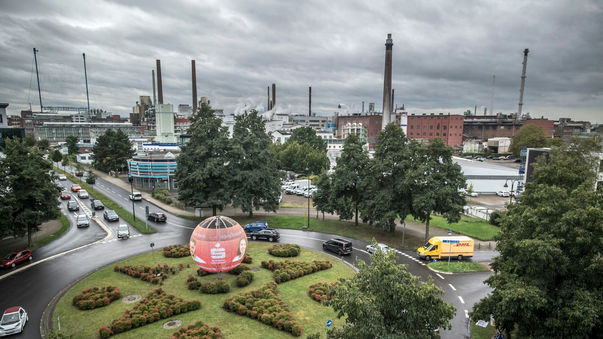 Es läuft nicht rund zurzeit: Die größten Einzel-Steuerzahler sitzen immer noch im Chempark. Foto: Ralf Krieger