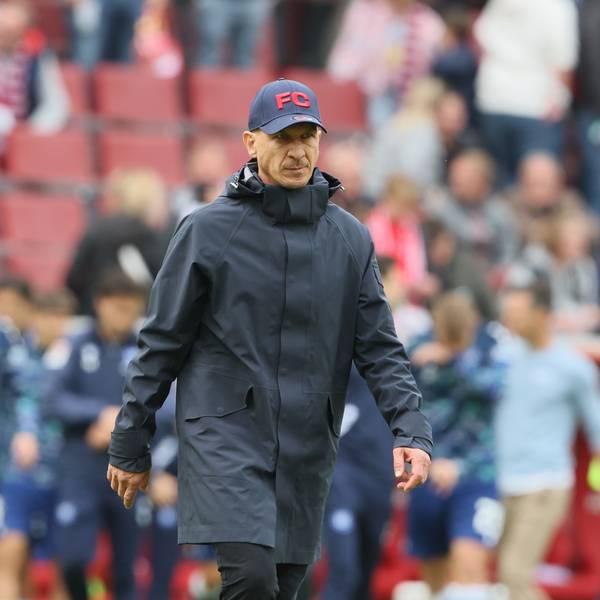 FC-Trainer Gerhard Struber ist nach dem Schlußpfiff gegen Karlsruhe bedient.
