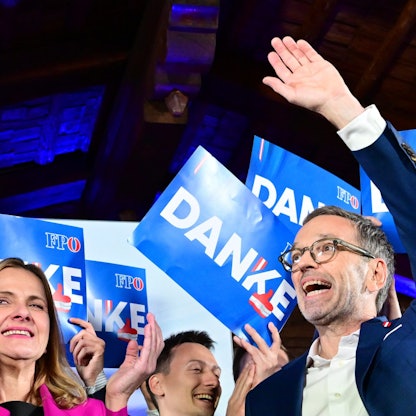 29.09.2024, Österreich, Wien: FPÖ-Chef Herbert Kickl Herbert Kickl (FPÖ) feiert bei der FPÖ Wahlparty im Rahmen der Nationalratswahl in Wien. Foto: Roland Schlager/APA/dpa +++ dpa-Bildfunk +++