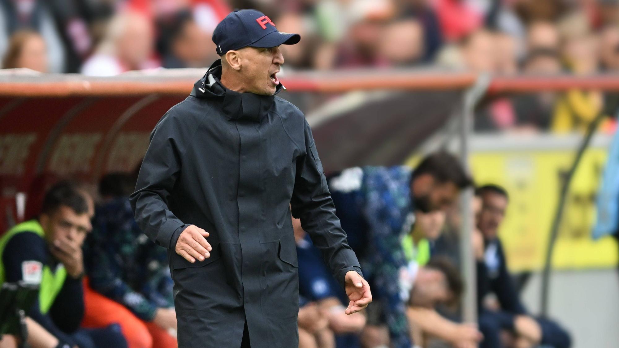 Trainer Gerhard Struber reagierte beim 4:4 gegen den KSC mit wachsender Ungeduld auf das Auftreten seiner Mannschaft.