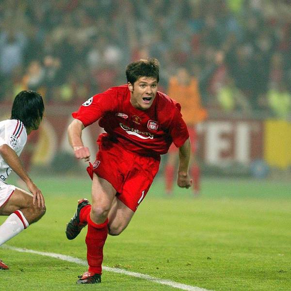 Mai 2005: Xabi Alonso (Liverpool, re.) dreht jubelnd ab, dahinter können Paolo Maldini (li.) und Alessandro Nesta (beide Milan) nur enttäuscht dreinschauen.