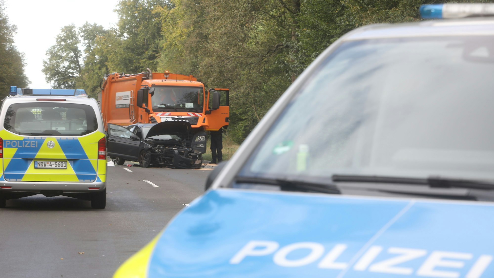 Ein Müllwagen der AWB war bei einem tödlichen Unfall in Rath-Heumar beteiligt.