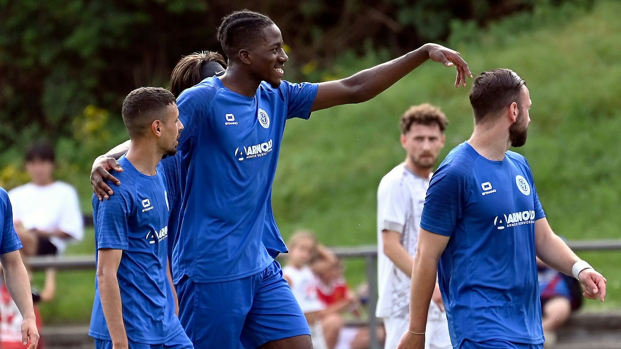 18.08.2024, Fussball-Pokal-FC Pesch-Deutz 05
mitte: Emmanuel Clinton Williams (Pesch)
Foto: Uli Herhaus