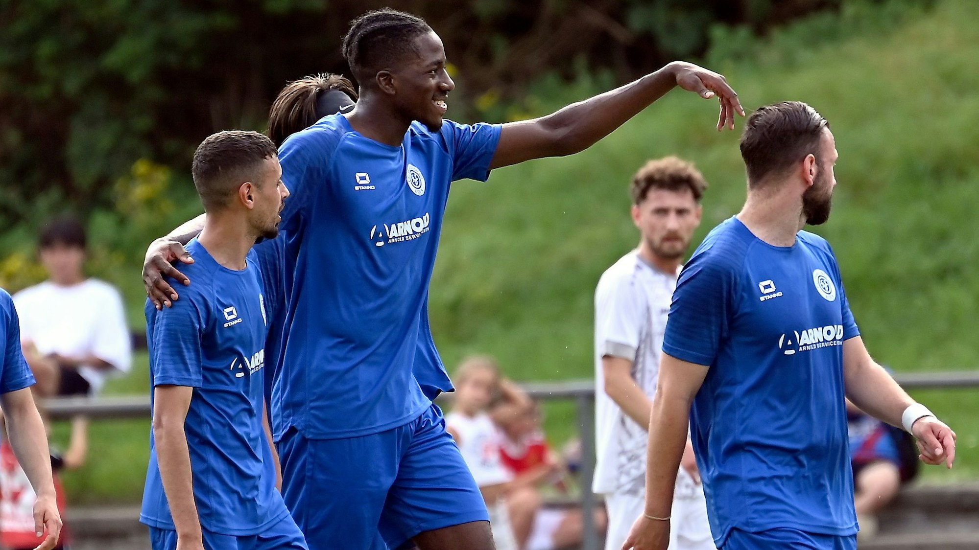 18.08.2024, Fussball-Pokal-FC Pesch-Deutz 05
mitte: Emmanuel Clinton Williams (Pesch)
Foto: Uli Herhaus