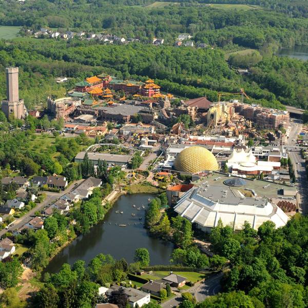 Luftaufnahme vom Phantasialand im Jahr 2008.