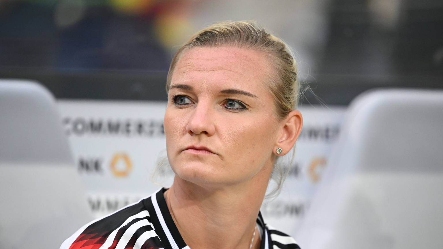 Kapitänin Alexandra Popp hat ihren Rücktritt aus dem Nationalteam erklärt.