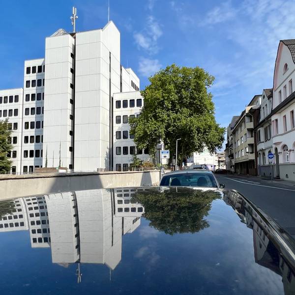 Das Verwaltungsgebäude Goetheplatz in Opladen.
