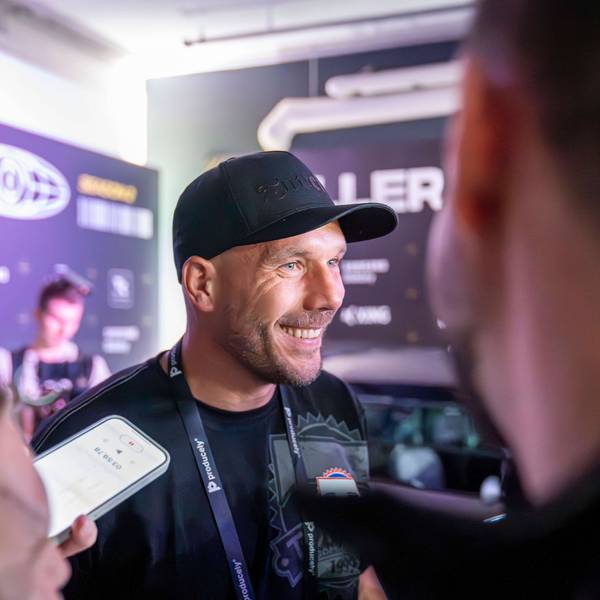 Lukas Podolski am Rande der „Baller League“-Veranstaltung am Montagabend in der Motorworld in Ossendorf.