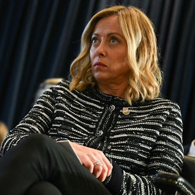 Italiens Ministerpräsidentin Giorgia Meloni. Die Regierung der Rechtspopulistin führt in Italien die Betragensnote wieder ein. (Archivbild)