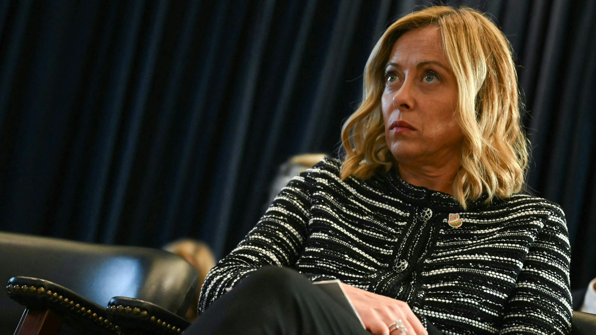 Italiens Ministerpräsidentin Giorgia Meloni. Die Regierung der Rechtspopulistin führt in Italien die Betragensnote wieder ein. (Archivbild)