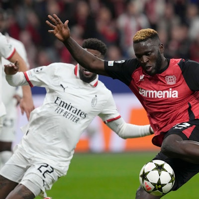 Leverkusen's Victor Boniface scores his side's opening goal during the Champions League soccer match between Bayer Leverkusen and AC Milan at the BayArena in Leverkusen, Germany, Tuesday, Oct.1, 2024. (AP Photo/Michael Probst)