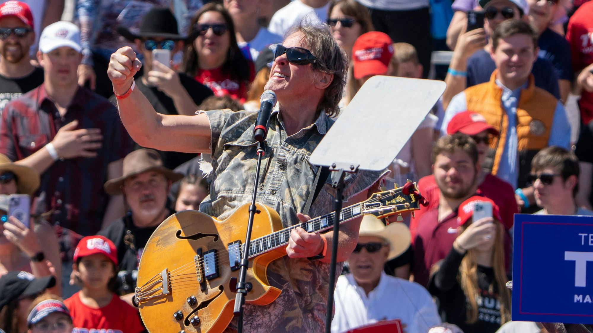 Ted Nugent spielt für Donald Trump.